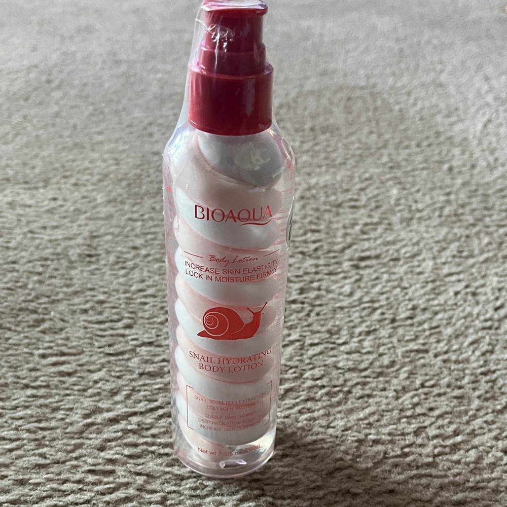 Aqua Snail Hydrating Body Lotion - Pink - Picture 3 of 3